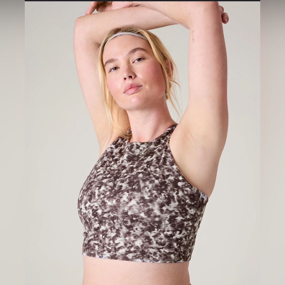 Athleta Conscious Crop L (D-DD cups) NWT